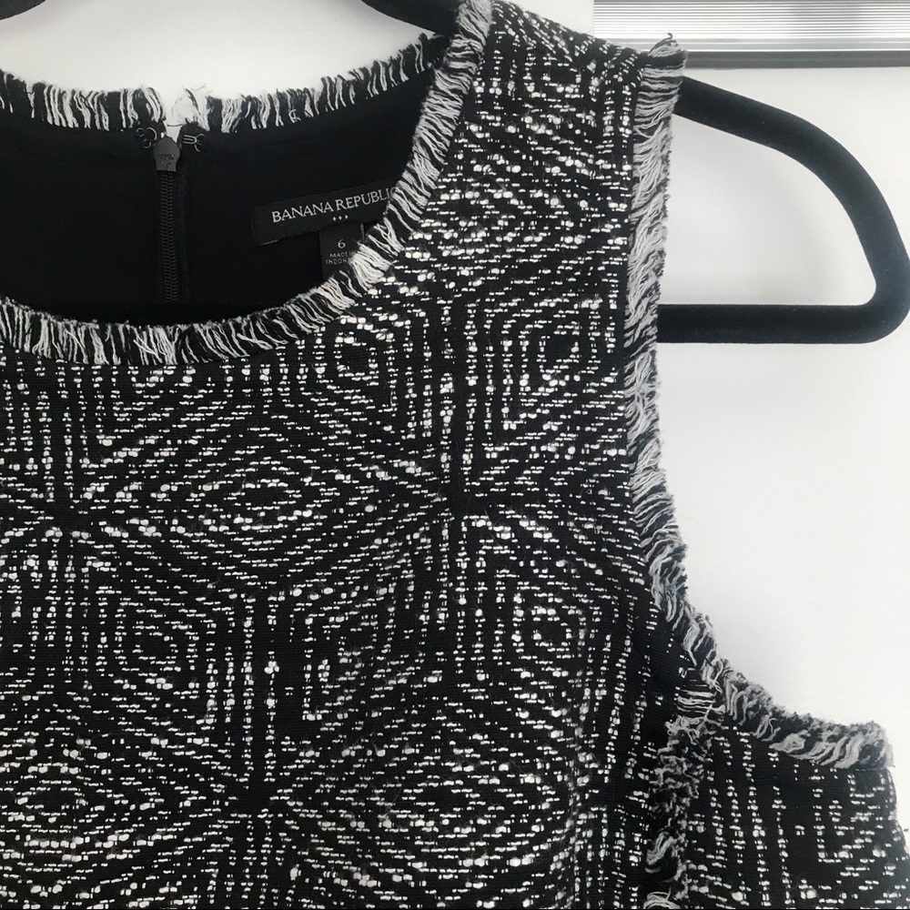Sleeveless shift dress with fun frayed texture